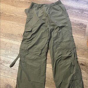 Love Tree Olive Green Cargo Joggers/cargo parachute pants